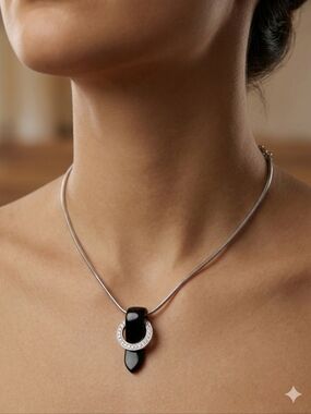 TRIFARI CROWN  VINTAGE  CELLULOID‎ SILVER OX DIAMOND NECKLACE